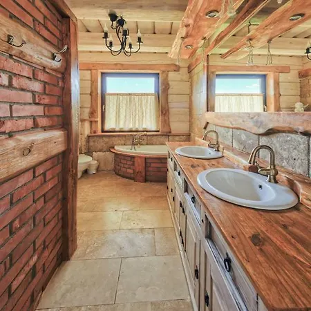 Rezydencja Limajno Villa *